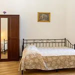 Bed & Breakfast Palazzo Sersale Neapel