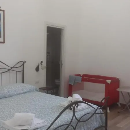 Palazzo Sersale Oda ve Kahvaltı Napoli