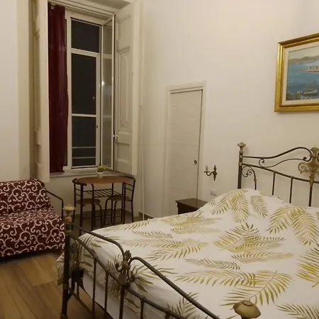 Oda ve Kahvaltı Palazzo Sersale Napoli