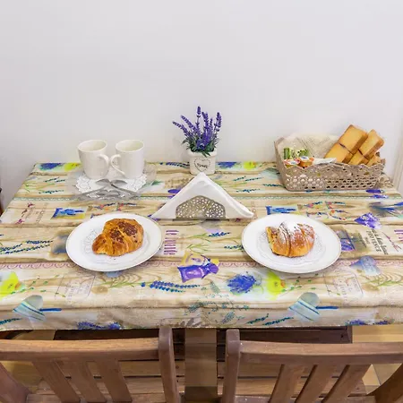 Palazzo Sersale Oda ve Kahvaltı