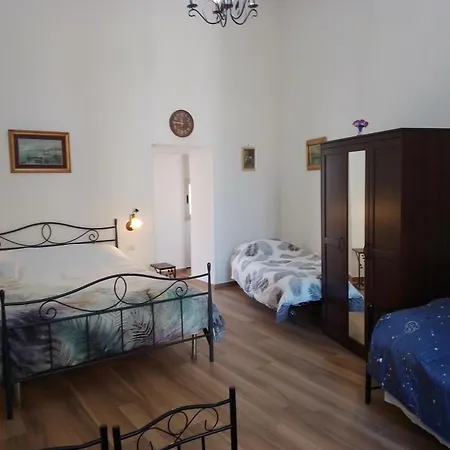 Palazzo Sersale Oda ve Kahvaltı