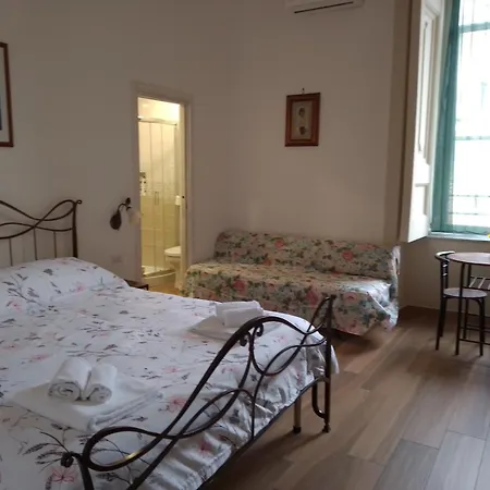 Palazzo Sersale 那不勒斯